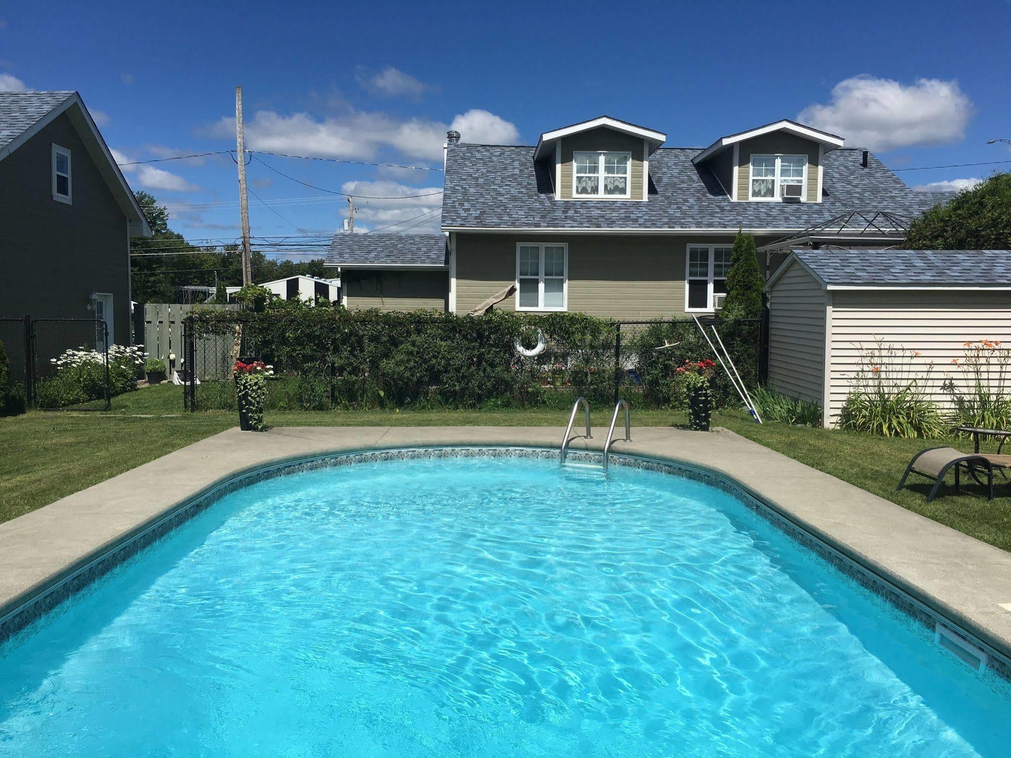 Motel Des Cedres Sherbrooke Buitenkant foto