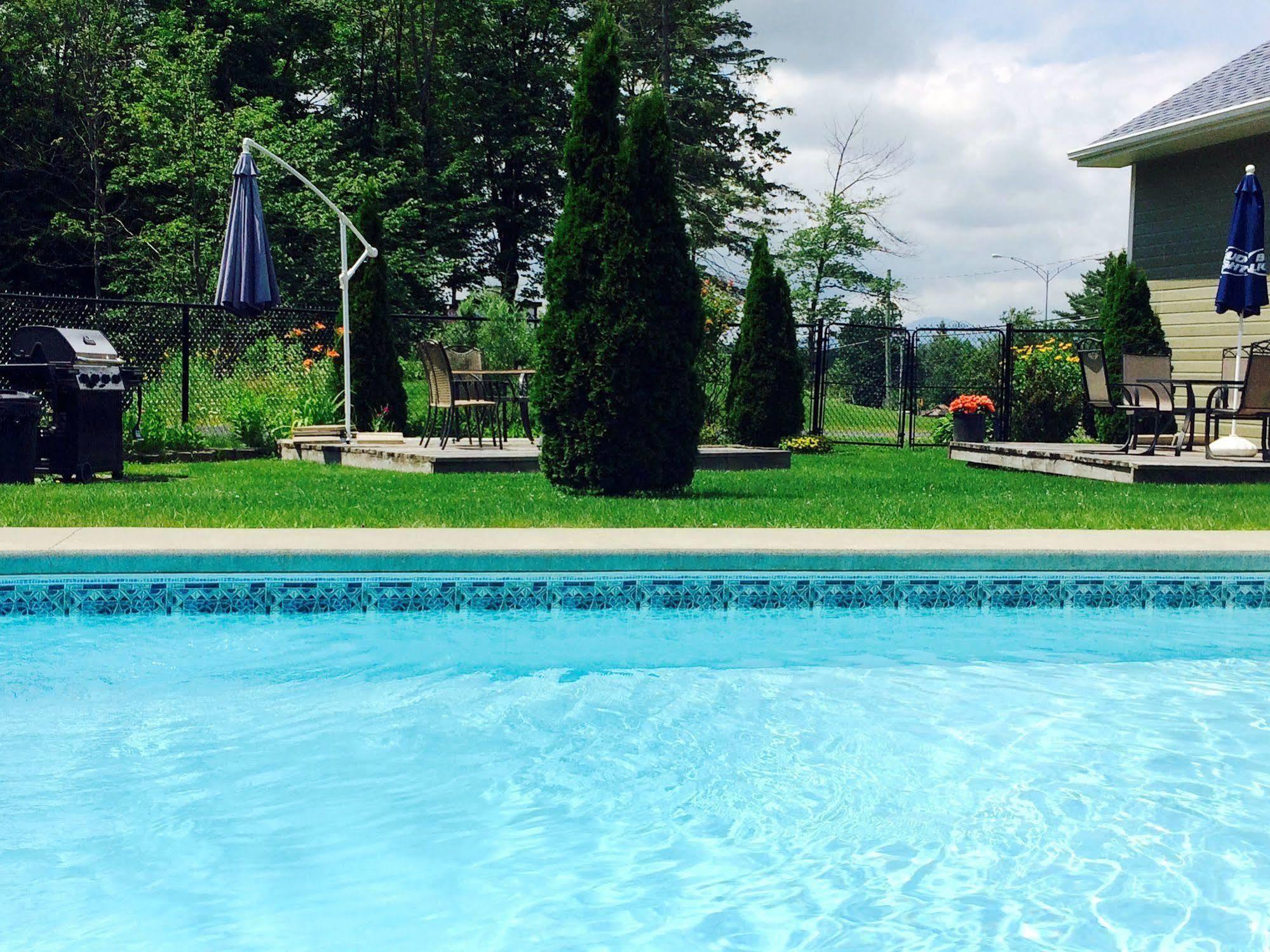 Motel Des Cedres Sherbrooke Buitenkant foto