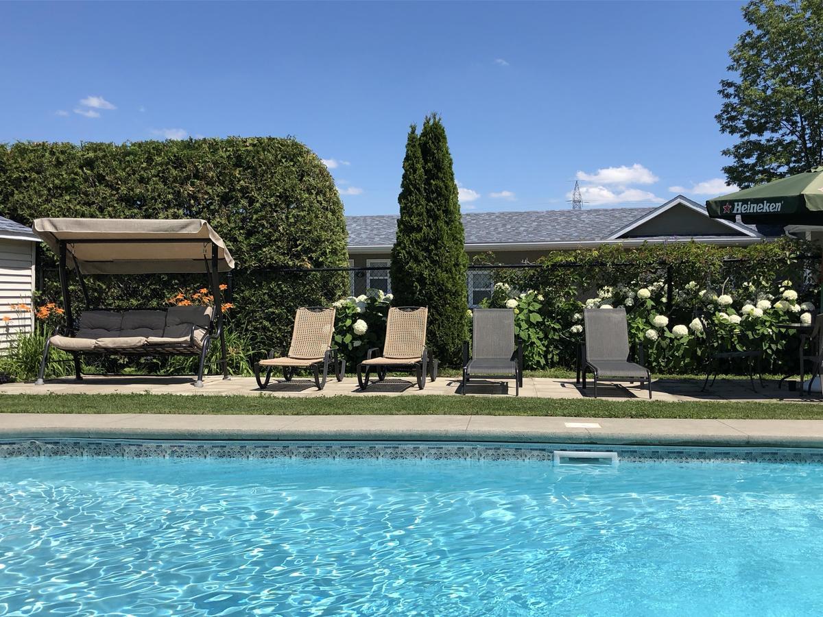 Motel Des Cedres Sherbrooke Buitenkant foto